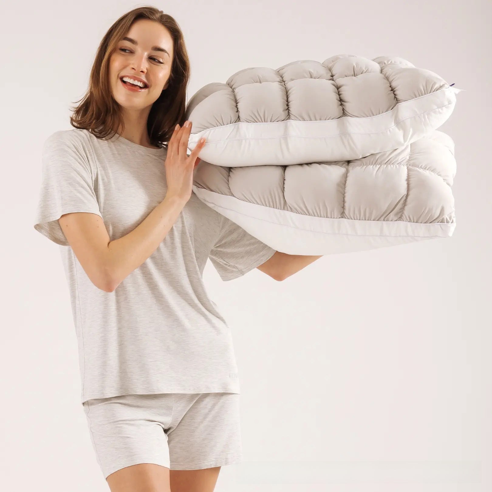 Cloud-shaped Puff Pillow